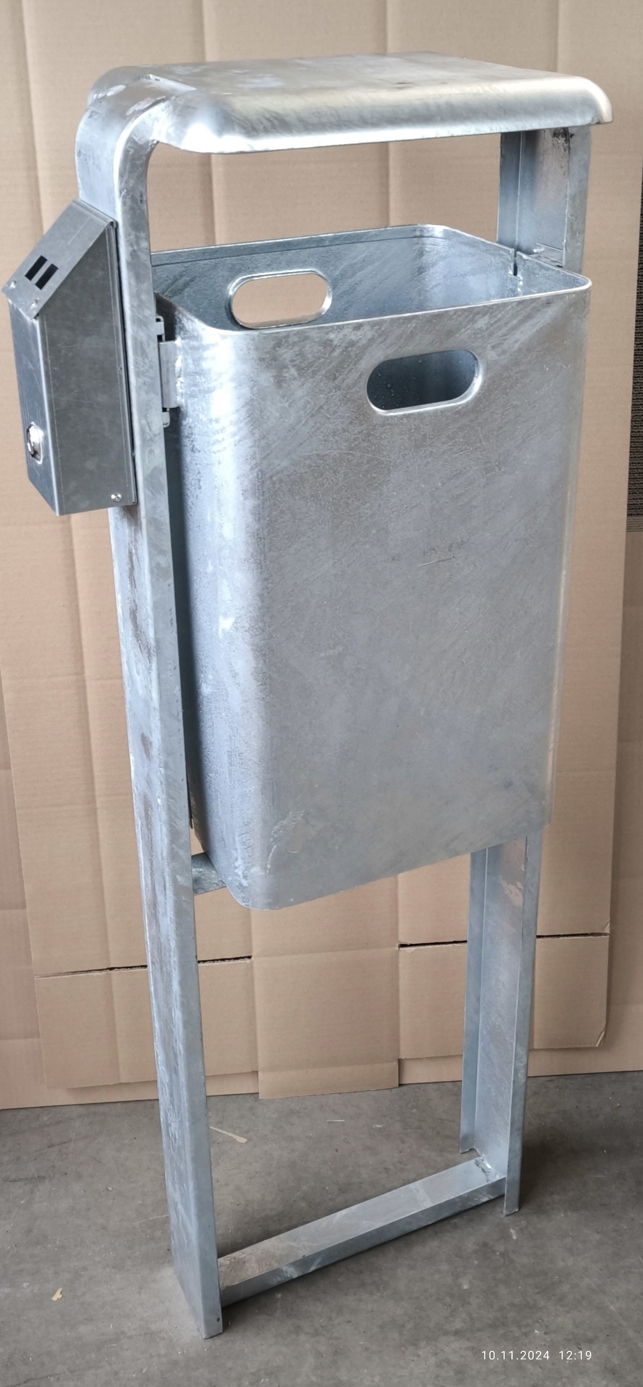 Abfallbehälter -Arial-, 40 Liter, aus Stahl, mit Dach, zum Einbetonieren