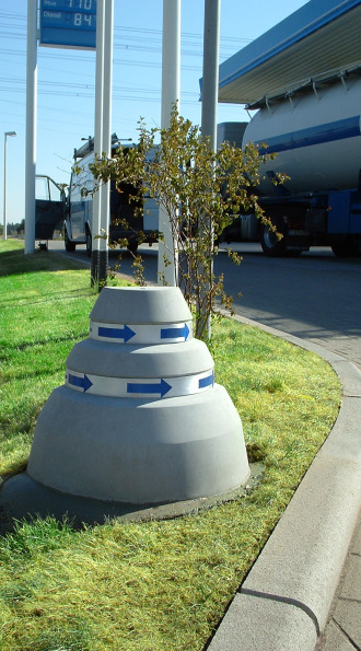 Fahrtrichtungspoller Typ VII 300x600x500 mm Grau mit Reflexfolie