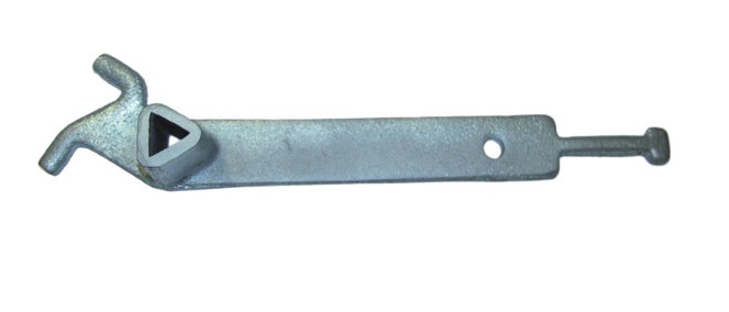 Dreikantschlüssel aus Grauguss mit Niethaken