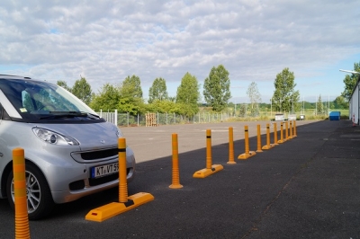 Parkschwelle 1000 mm mit Flexipfosten 765 mm