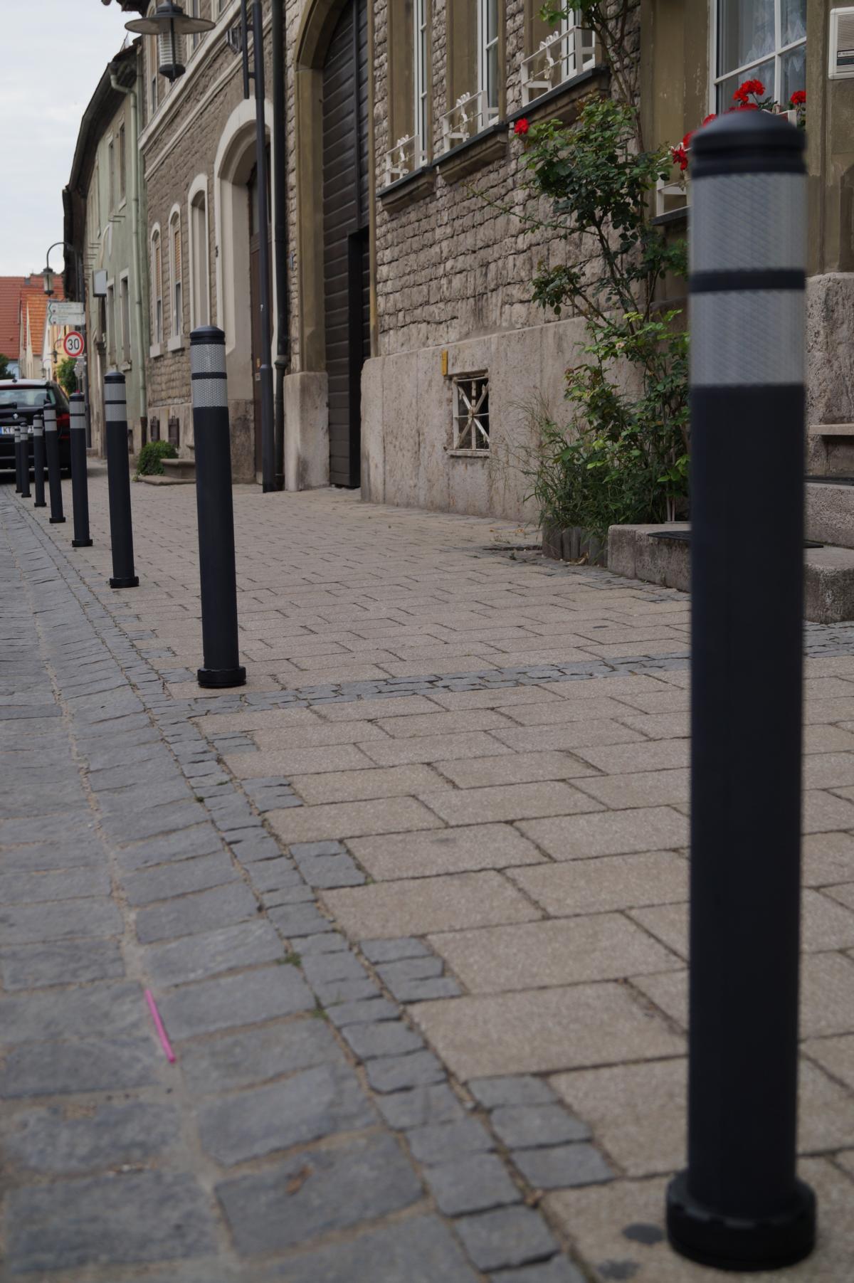 City-Poller mit Flachkopf, elastisch und anfahrbar, Ø 80 mm