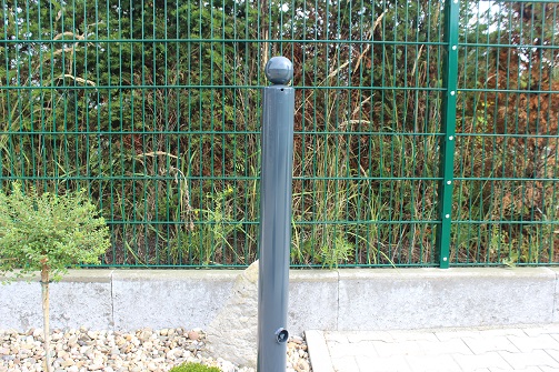 Stilpoller aus Stahl Ø 102 mm, ortsfest mit Kugel