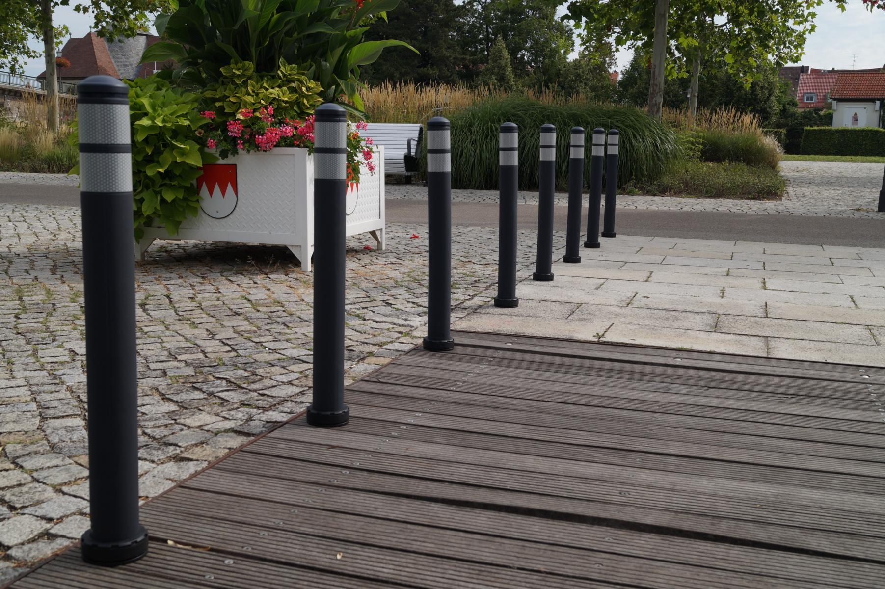 City-Poller mit Flachkopf, elastisch und anfahrbar, Ø 80 mm