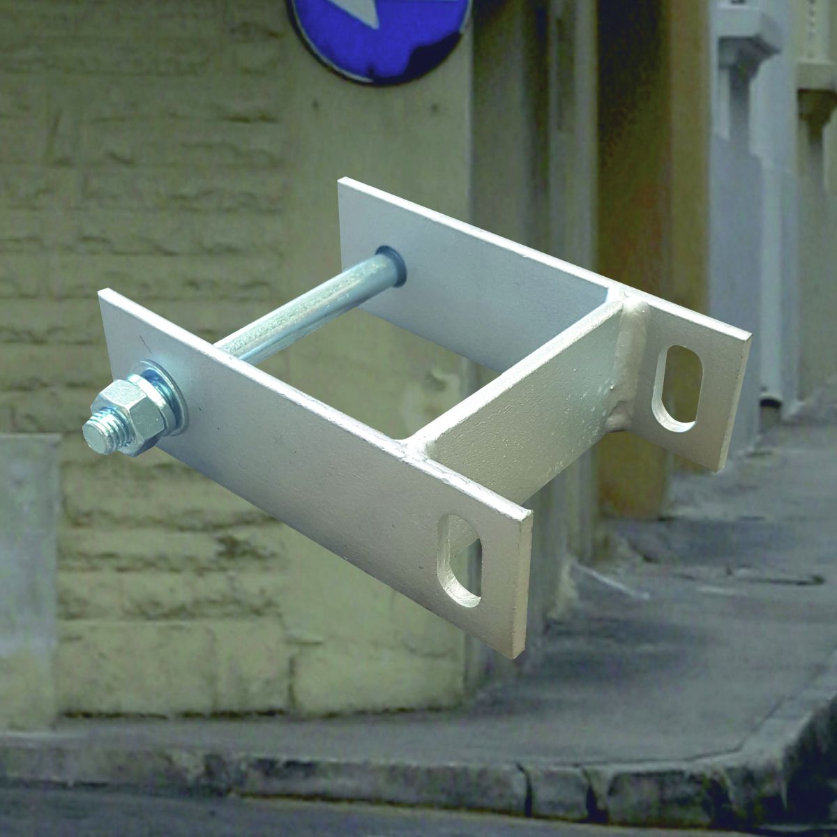 Bandschelle für Sonderlösungen zur Montage von Verkehrsspiegeln an Pfosten