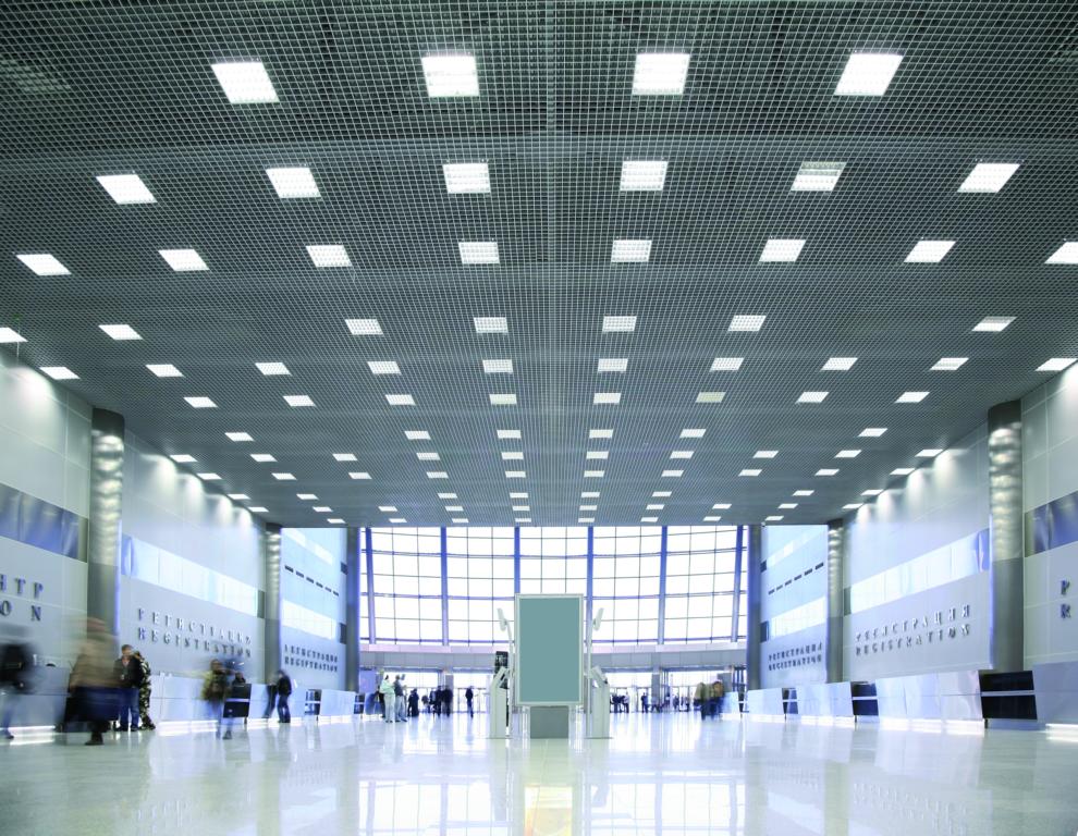 Gurtpfosten -BELTRAC ACCENT-, mobil mit flachem Fuß, aus Edelstahl, Gurtlänge 2,3 m