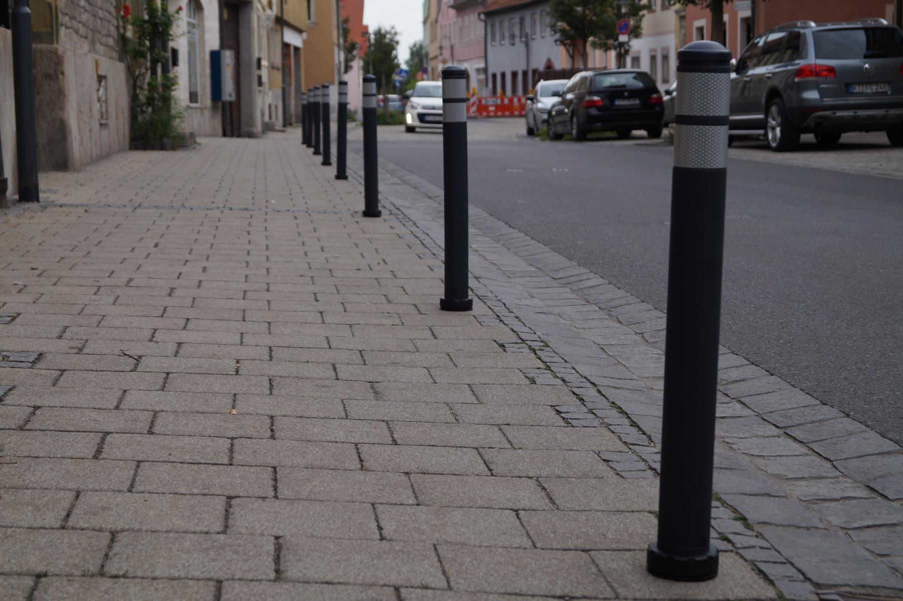 City-Poller mit Flachkopf, elastisch und anfahrbar, Ø 80 mm