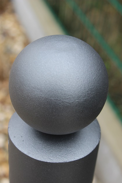 Stilpoller aus Stahl Ø 102 mm, ortsfest mit Kugel