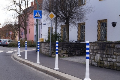 Flexibler Absperrpfosten "Flexipfosten" aus TPE Ø 80 mm, weiss, überfahrbar